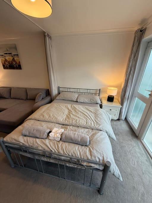 1st Floor Flat In Crawley! Close To Gatwick Apartment Crawley (West Sussex)
